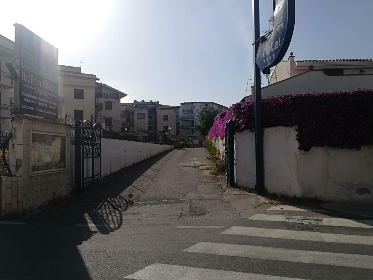 Casa Diana Apartment จีอาร์ดีนี นักซอส ภายนอก รูปภาพ